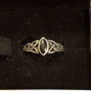 925 Sterling Celtic Knot Ring - size 5.5